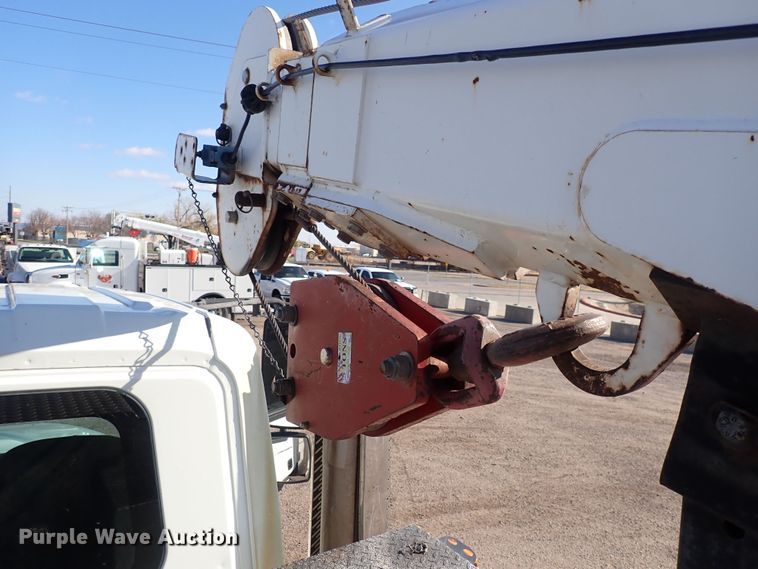 image for item DQ4938 2007 International 7300  utility / service truck