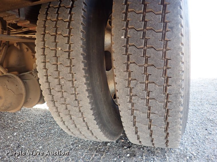 image for item DQ4938 2007 International 7300  utility / service truck