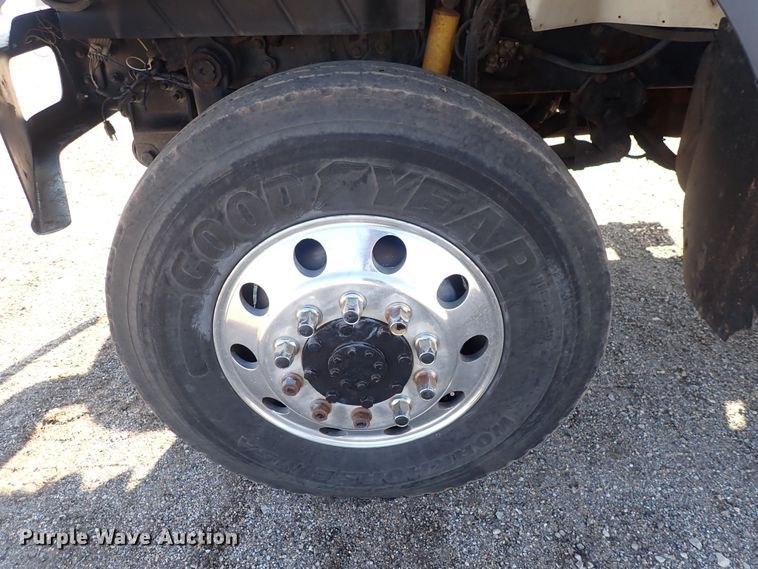 image for item DQ4938 2007 International 7300  utility / service truck