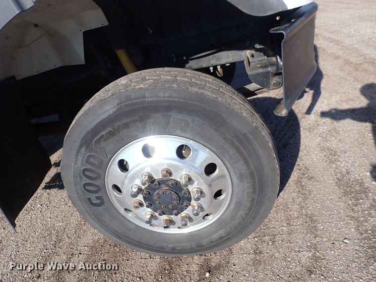 image for item DQ4938 2007 International 7300  utility / service truck