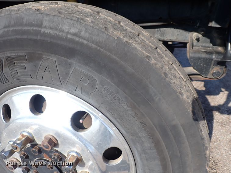 image for item DQ4938 2007 International 7300  utility / service truck