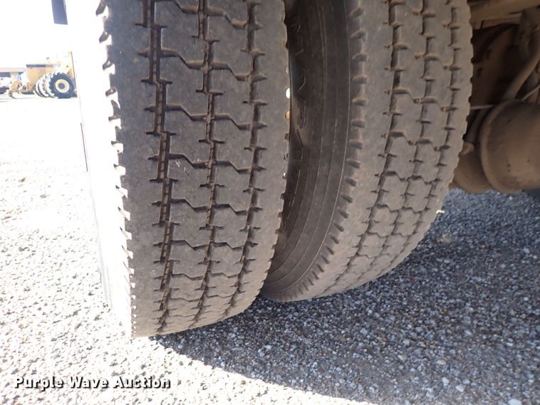 image for item DQ4938 2007 International 7300  utility / service truck