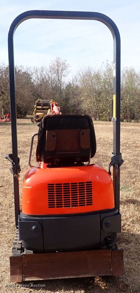 image for item DQ4950 2002 Kubota K008  mini excavator