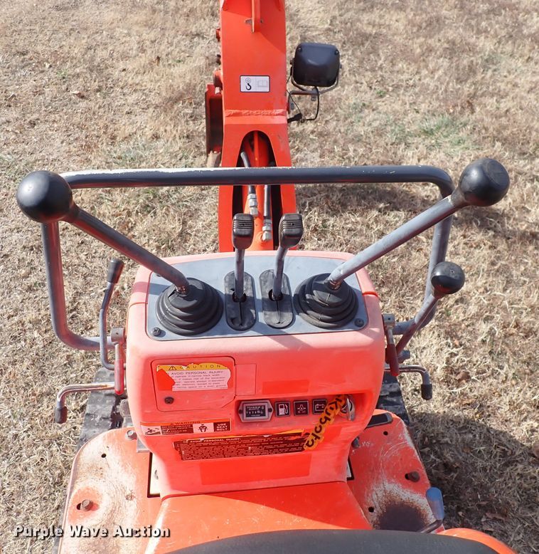 image for item DQ4950 2002 Kubota K008  mini excavator