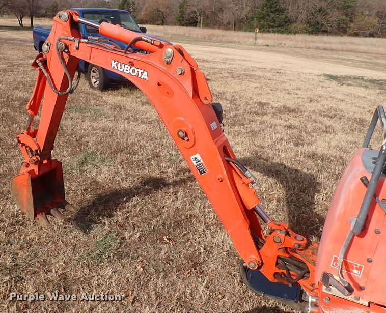 image for item DQ4950 2002 Kubota K008  mini excavator