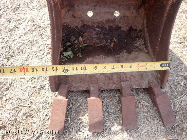 image for item DQ4950 2002 Kubota K008  mini excavator