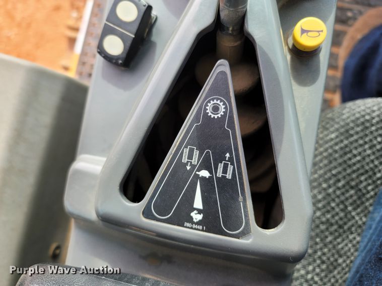 image for item DR3354 2007 Caterpillar 953D  track loader