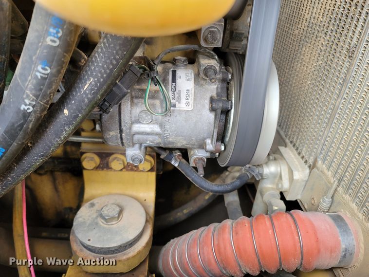 image for item DR3354 2007 Caterpillar 953D  track loader