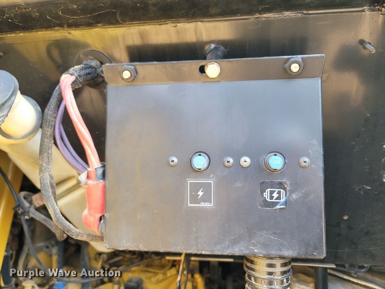 image for item DR3354 2007 Caterpillar 953D  track loader