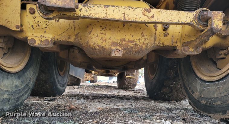 image for item DR3356 2000 Caterpillar D250E Series II  haul truck