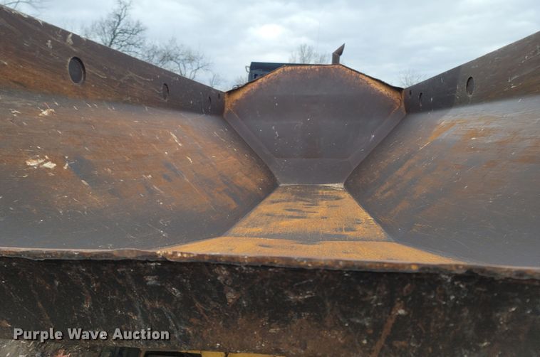 image for item DR3356 2000 Caterpillar D250E Series II  haul truck