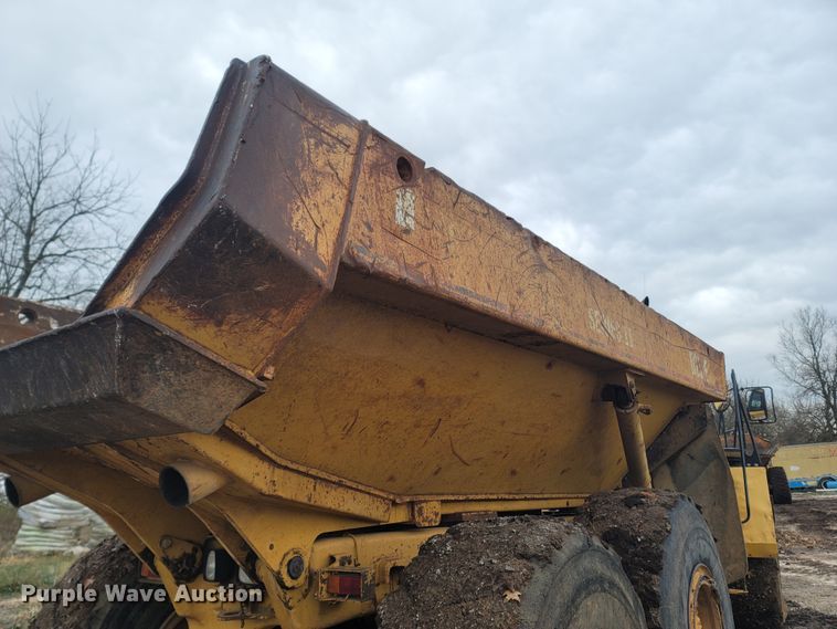 image for item DR3356 2000 Caterpillar D250E Series II  haul truck