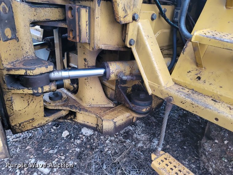 image for item DR3356 2000 Caterpillar D250E Series II  haul truck