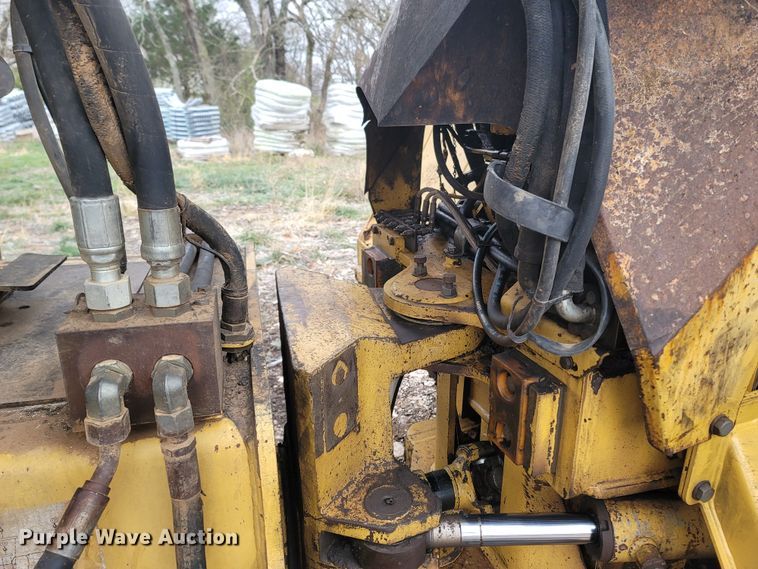 image for item DR3356 2000 Caterpillar D250E Series II  haul truck