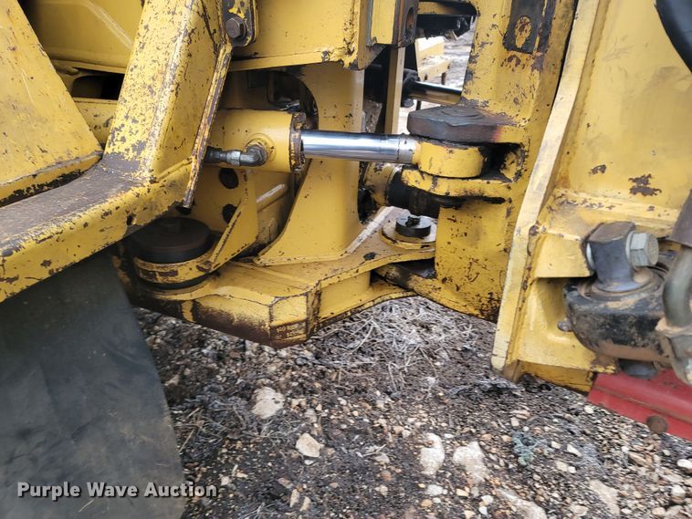 image for item DR3356 2000 Caterpillar D250E Series II  haul truck