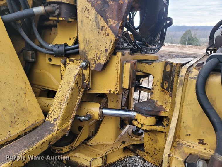 image for item DR3356 2000 Caterpillar D250E Series II  haul truck