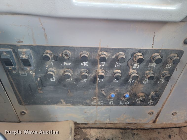 image for item DR3356 2000 Caterpillar D250E Series II  haul truck