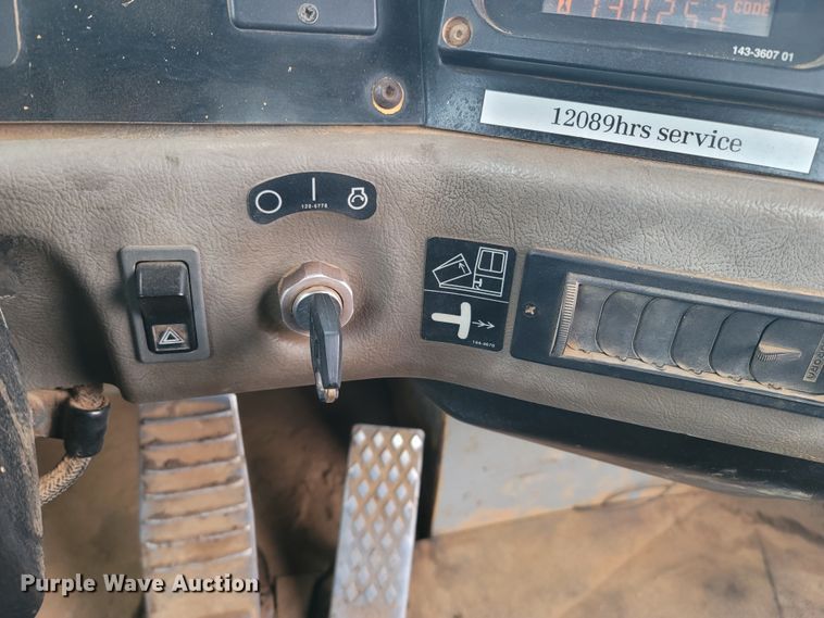 image for item DR3356 2000 Caterpillar D250E Series II  haul truck