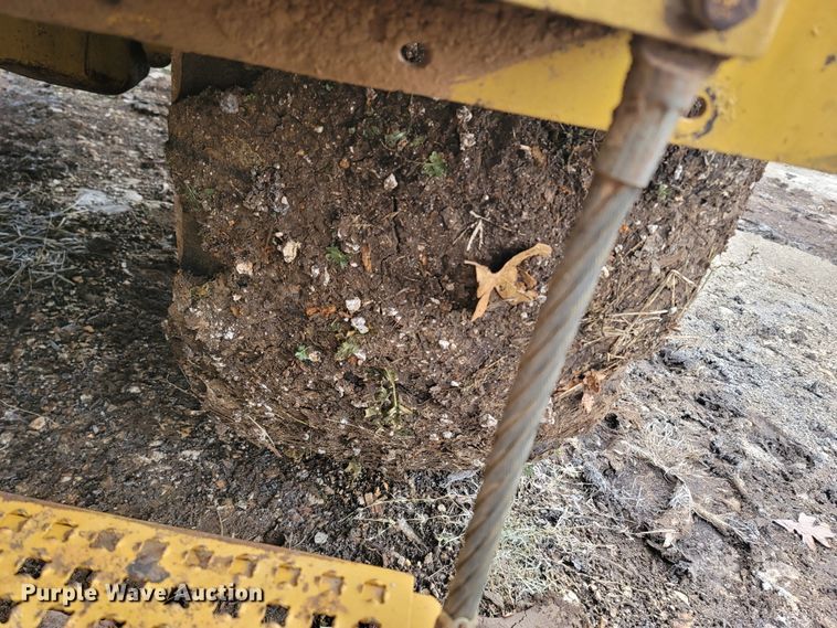 image for item DR3356 2000 Caterpillar D250E Series II  haul truck