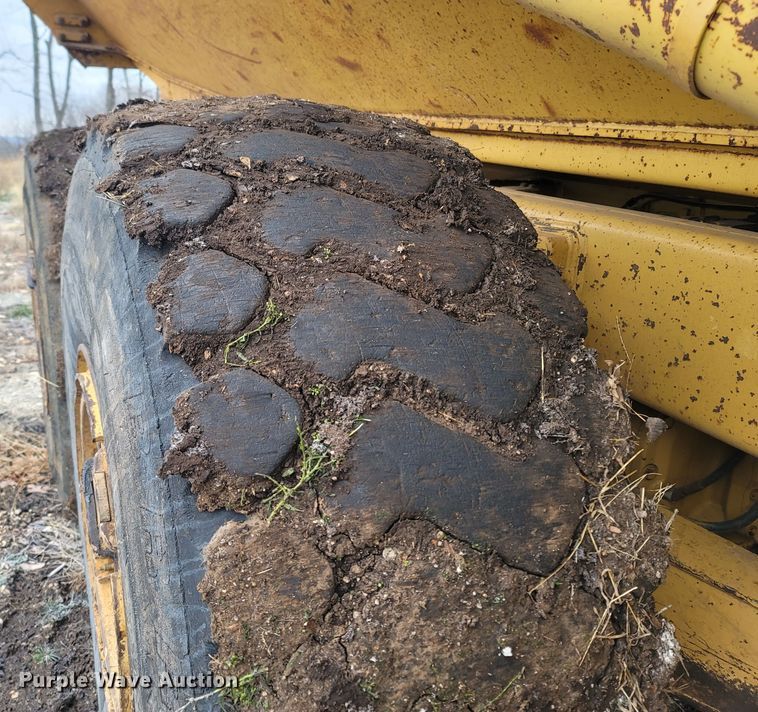 image for item DR3356 2000 Caterpillar D250E Series II  haul truck