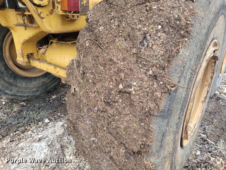 image for item DR3356 2000 Caterpillar D250E Series II  haul truck