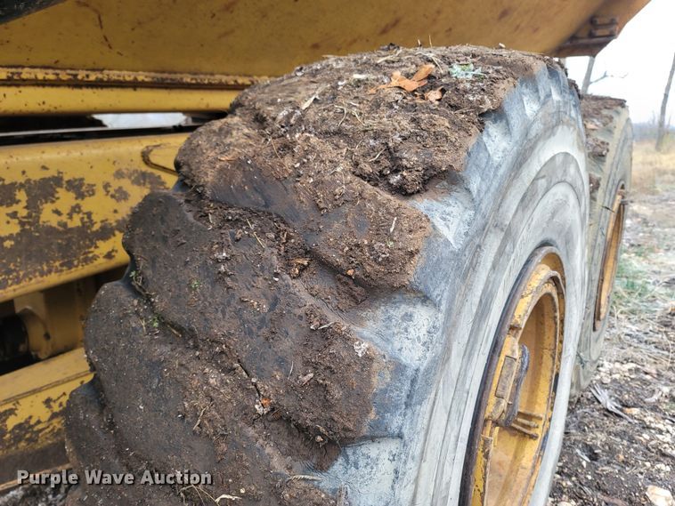 image for item DR3356 2000 Caterpillar D250E Series II  haul truck