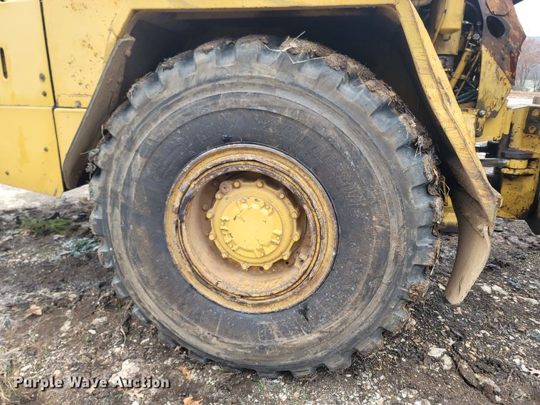 image for item DR3356 2000 Caterpillar D250E Series II  haul truck