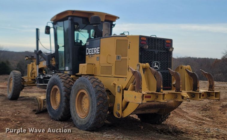 image for item DR3364 2005 John Deere 672D  motor grader