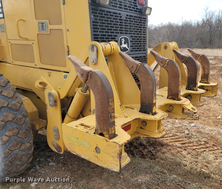 image for item DR3364 2005 John Deere 672D  motor grader