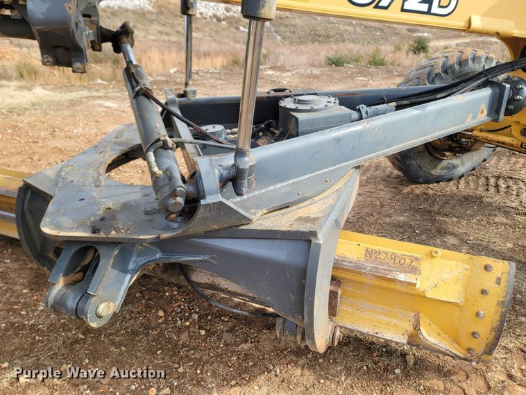 image for item DR3364 2005 John Deere 672D  motor grader