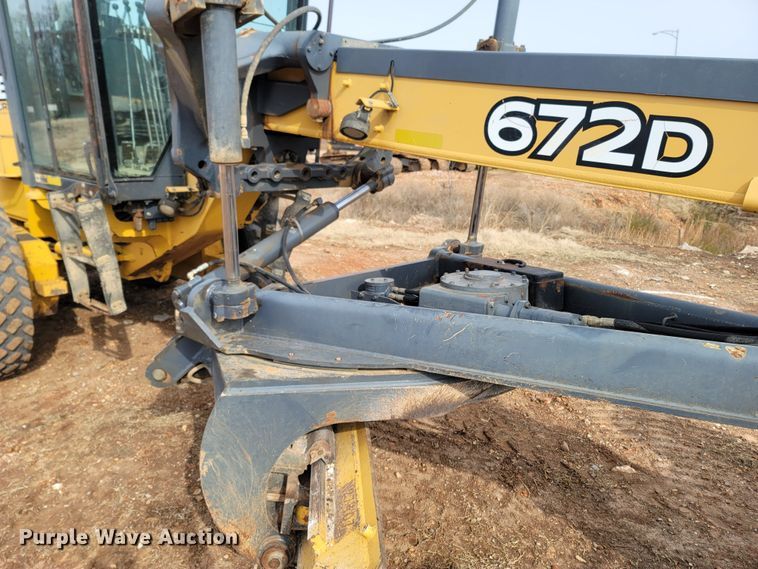image for item DR3364 2005 John Deere 672D  motor grader