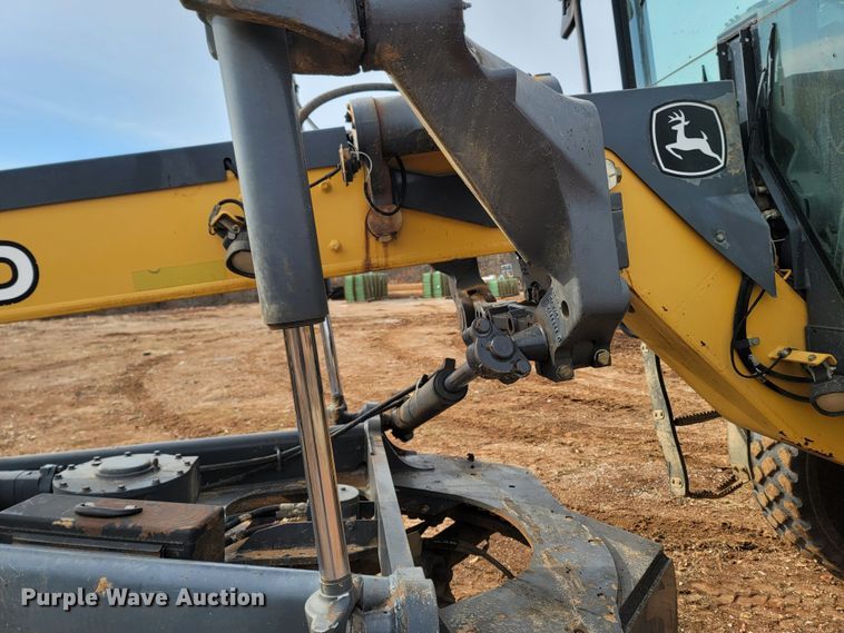 image for item DR3364 2005 John Deere 672D  motor grader