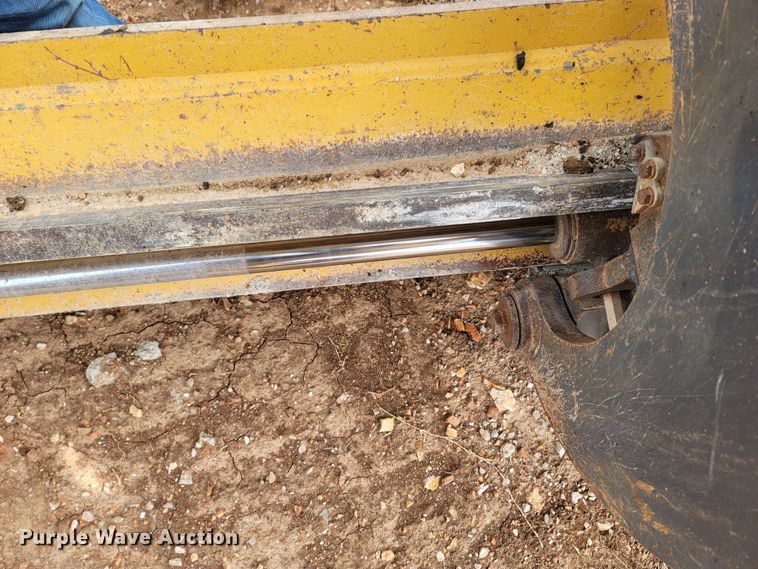 image for item DR3364 2005 John Deere 672D  motor grader