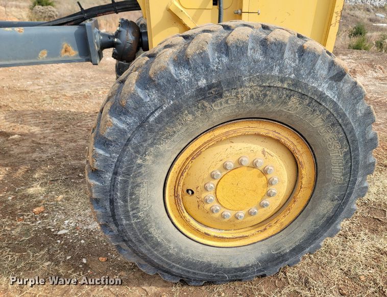 image for item DR3364 2005 John Deere 672D  motor grader