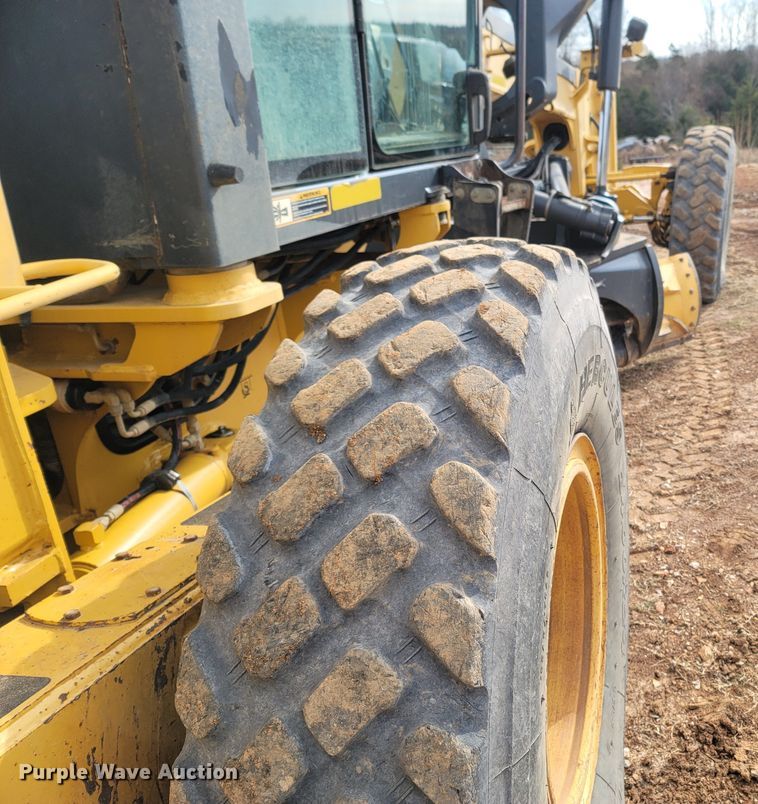 image for item DR3364 2005 John Deere 672D  motor grader