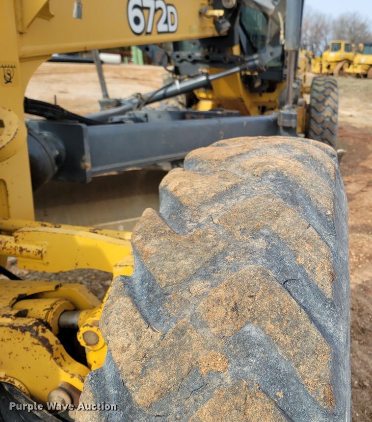 image for item DR3364 2005 John Deere 672D  motor grader