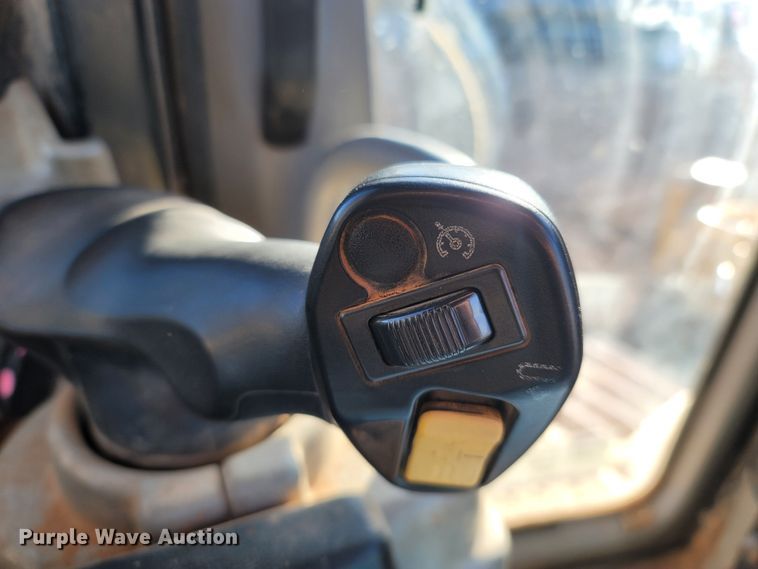 image for item DR3365 2011 Caterpillar D6T XL  dozer