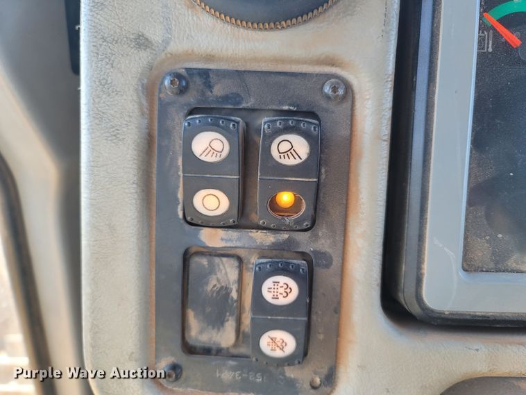 image for item DR3365 2011 Caterpillar D6T XL  dozer