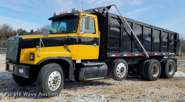 image for item DR3366 1999 Volvo WG  dump truck