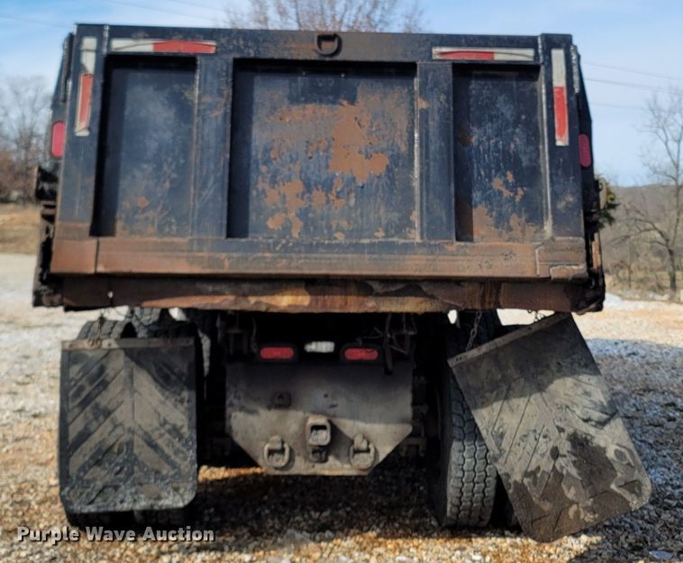 image for item DR3366 1999 Volvo WG  dump truck