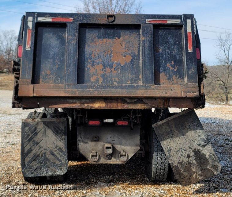 image for item DR3366 1999 Volvo WG  dump truck