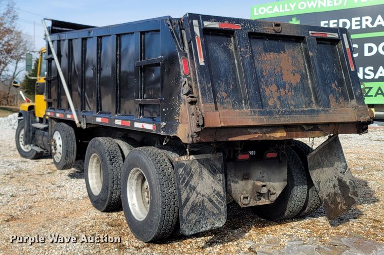 image for item DR3366 1999 Volvo WG  dump truck