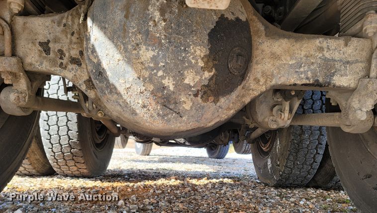 image for item DR3366 1999 Volvo WG  dump truck