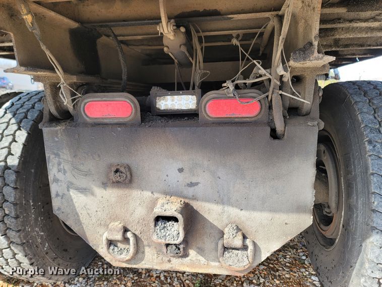 image for item DR3366 1999 Volvo WG  dump truck