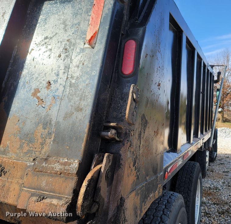 image for item DR3366 1999 Volvo WG  dump truck