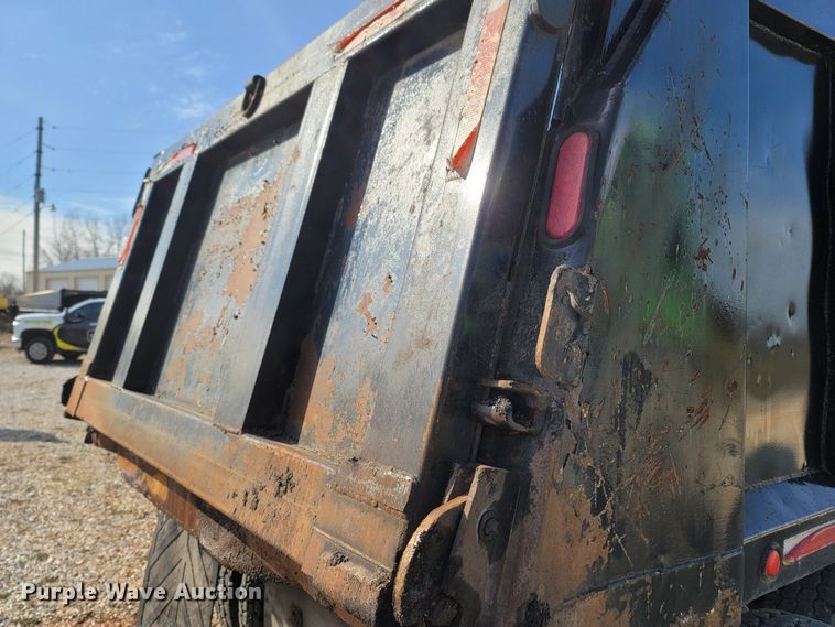 image for item DR3366 1999 Volvo WG  dump truck