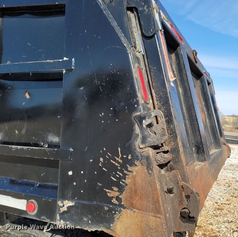 image for item DR3366 1999 Volvo WG  dump truck