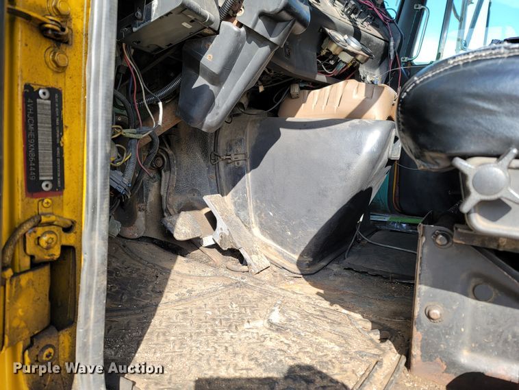 image for item DR3366 1999 Volvo WG  dump truck