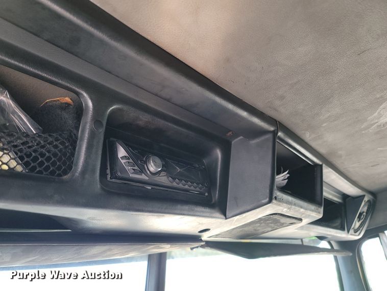 image for item DR3366 1999 Volvo WG  dump truck