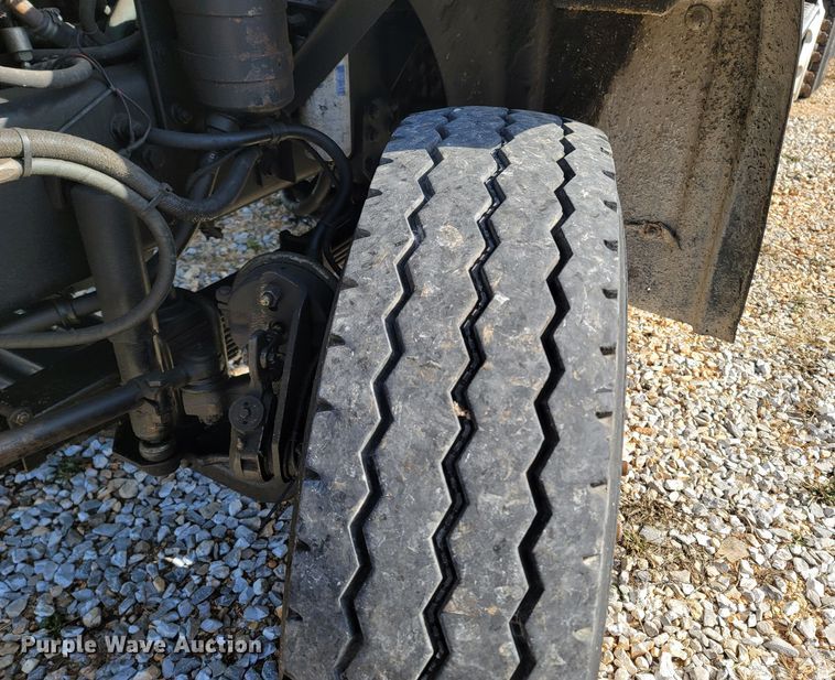 image for item DR3366 1999 Volvo WG  dump truck